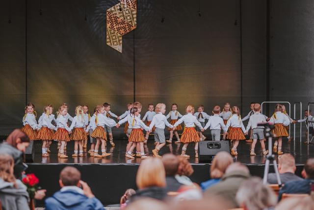 Koncerts Rīgavas Mūzikas un mākslas dārzā